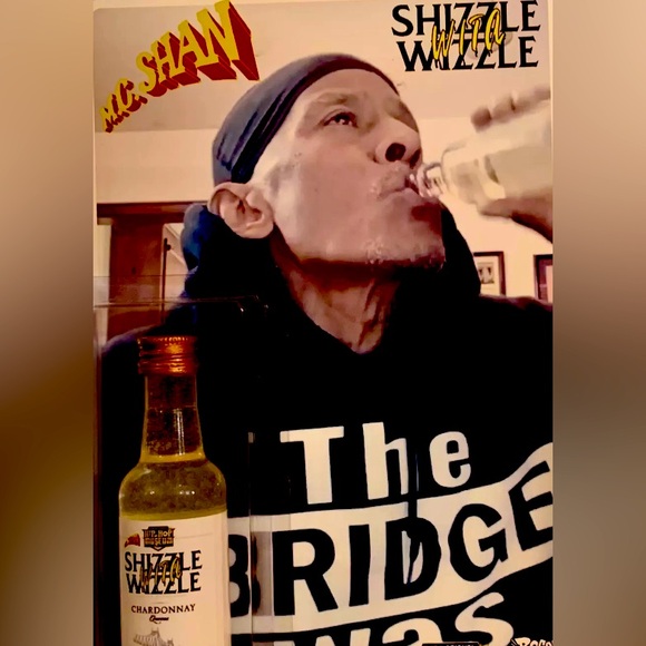 World Famous Queens Bridge long sleeve shirt all sizes available - Picture 2 of 10